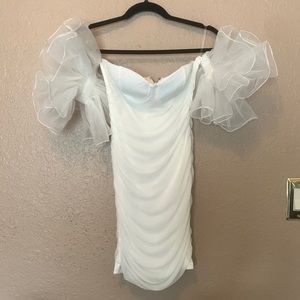White Fashionnova dress, perfect for a night out!